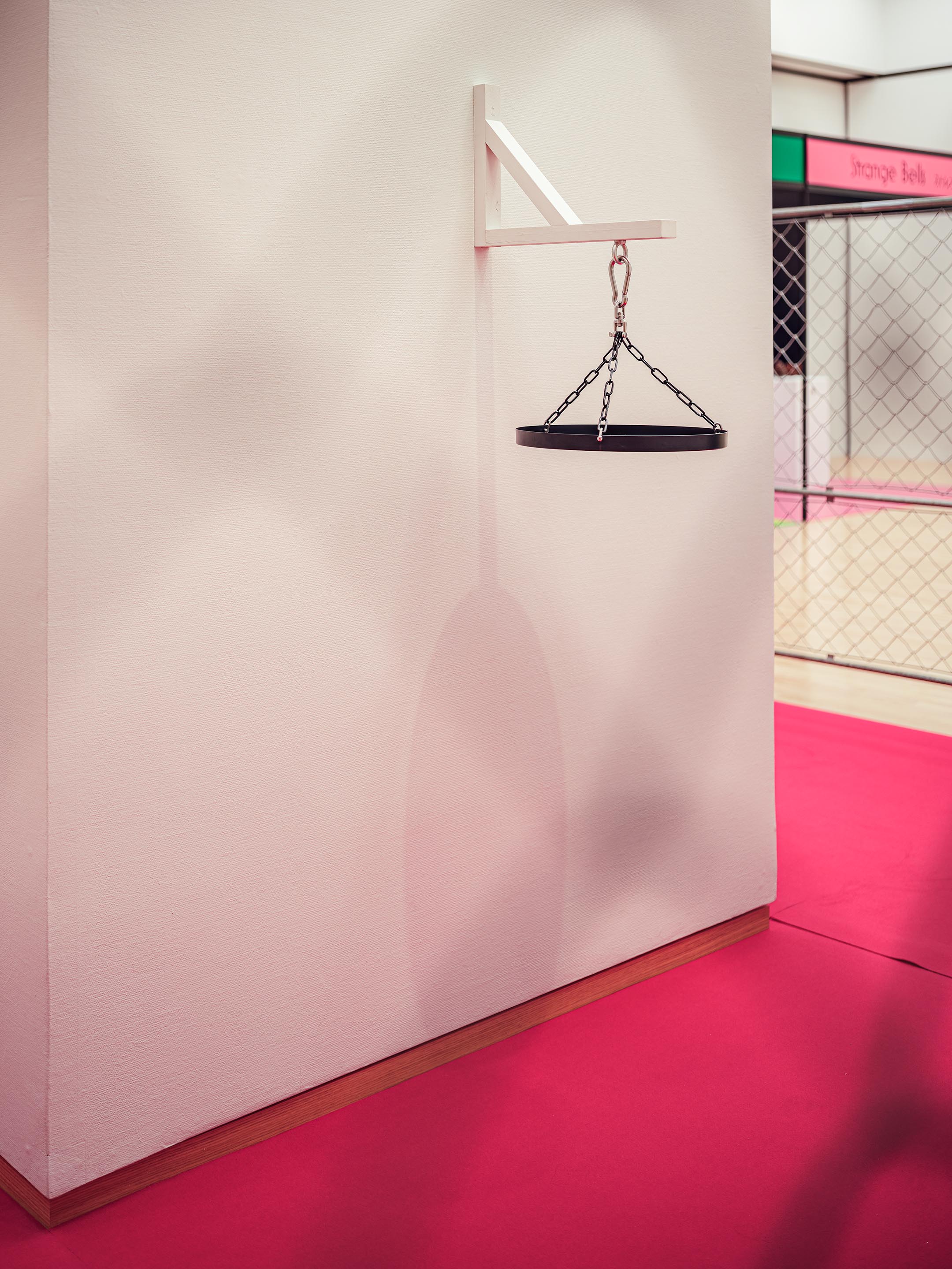 A video installation work ‘Deep River’ by Shigeo Arikawa, Japanese artist based in Amsterdam. アムステルダム在住の日本人アーティスト、有川滋男によるビデオインスタレーション作品「ディープリバー」