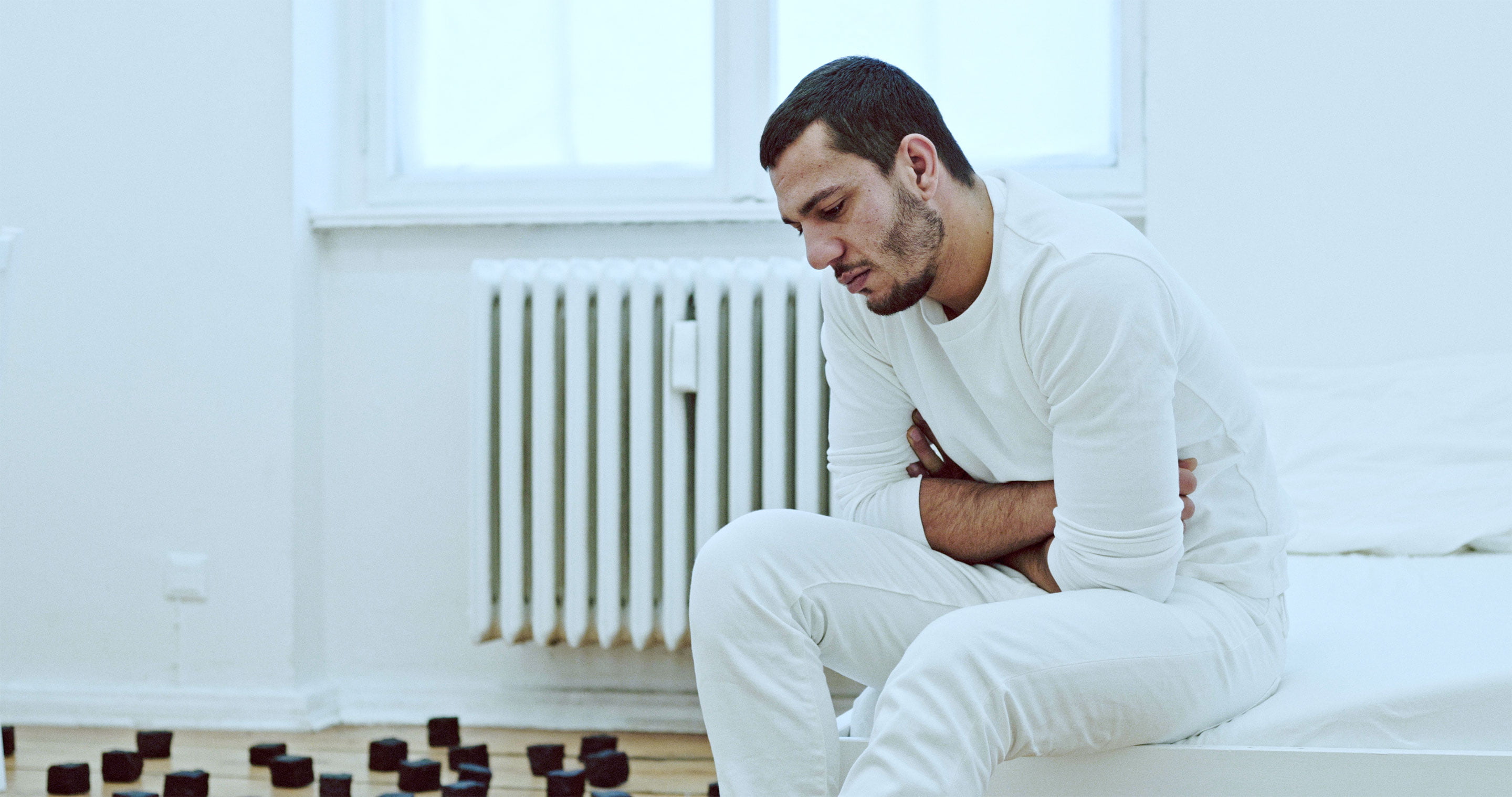 A video / film 'Piling Up Stones' by Shigeo Arikawa, Japanese artist based in Amsterdam. アムステルダム在住の日本人アーティスト、有川滋男による映像作品「Piling Up Stones」