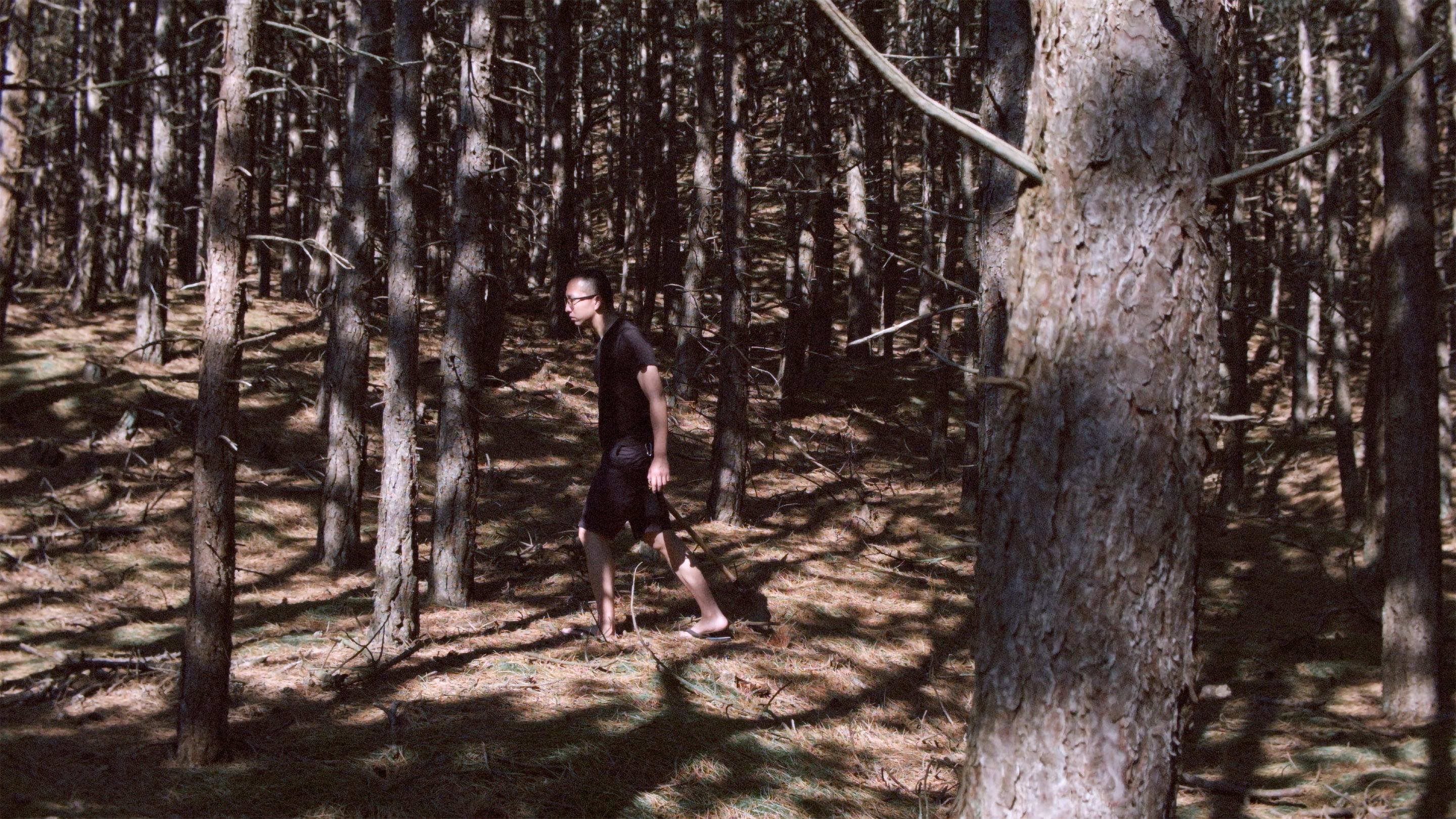 A film ‘Strange Bells’ by Shigeo Arikawa, Japanese artist based in Amsterdam. アムステルダム在住の日本人アーティスト、有川滋男による映像作品「Strange Bells」