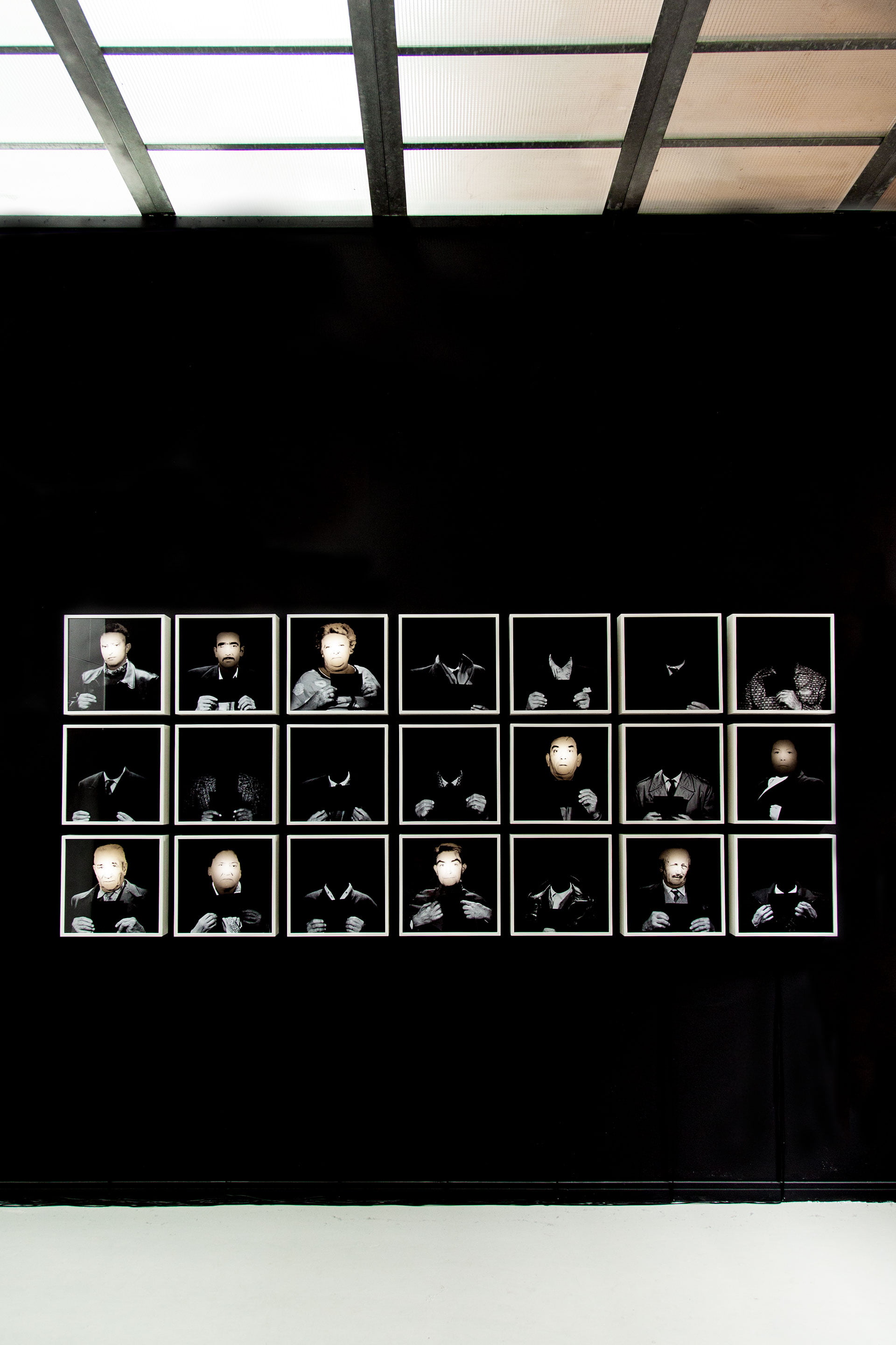 A photograph work ‘The Figure: PART I - HANGAN 半眼 -’ by Shigeo Arikawa, Japanese artist based in Amsterdam. アムステルダム在住の日本人アーティスト、有川滋男による写真作品「The Figure: PART I - HANGAN 半眼 -」