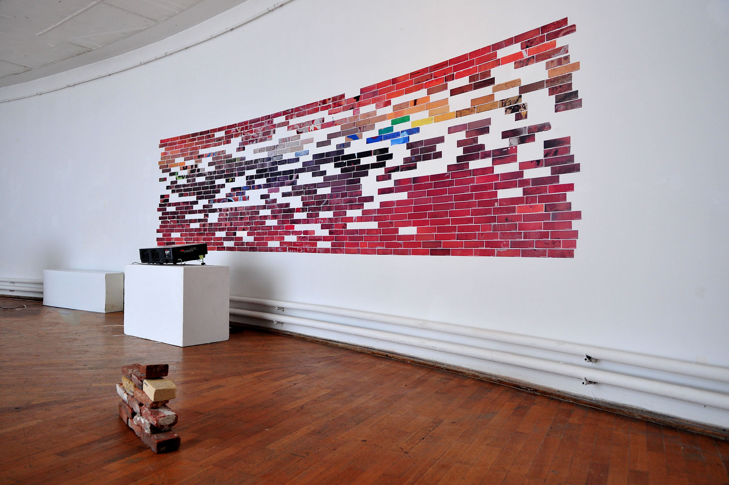 A video installation work ‘Somewhere standing here is anywhere.’ by Shigeo Arikawa, Japanese artist based in Amsterdam. アムステルダム在住の日本人アーティスト、有川滋男によるビデオインスタレーション作品「ここに立つ何処かは何処か」